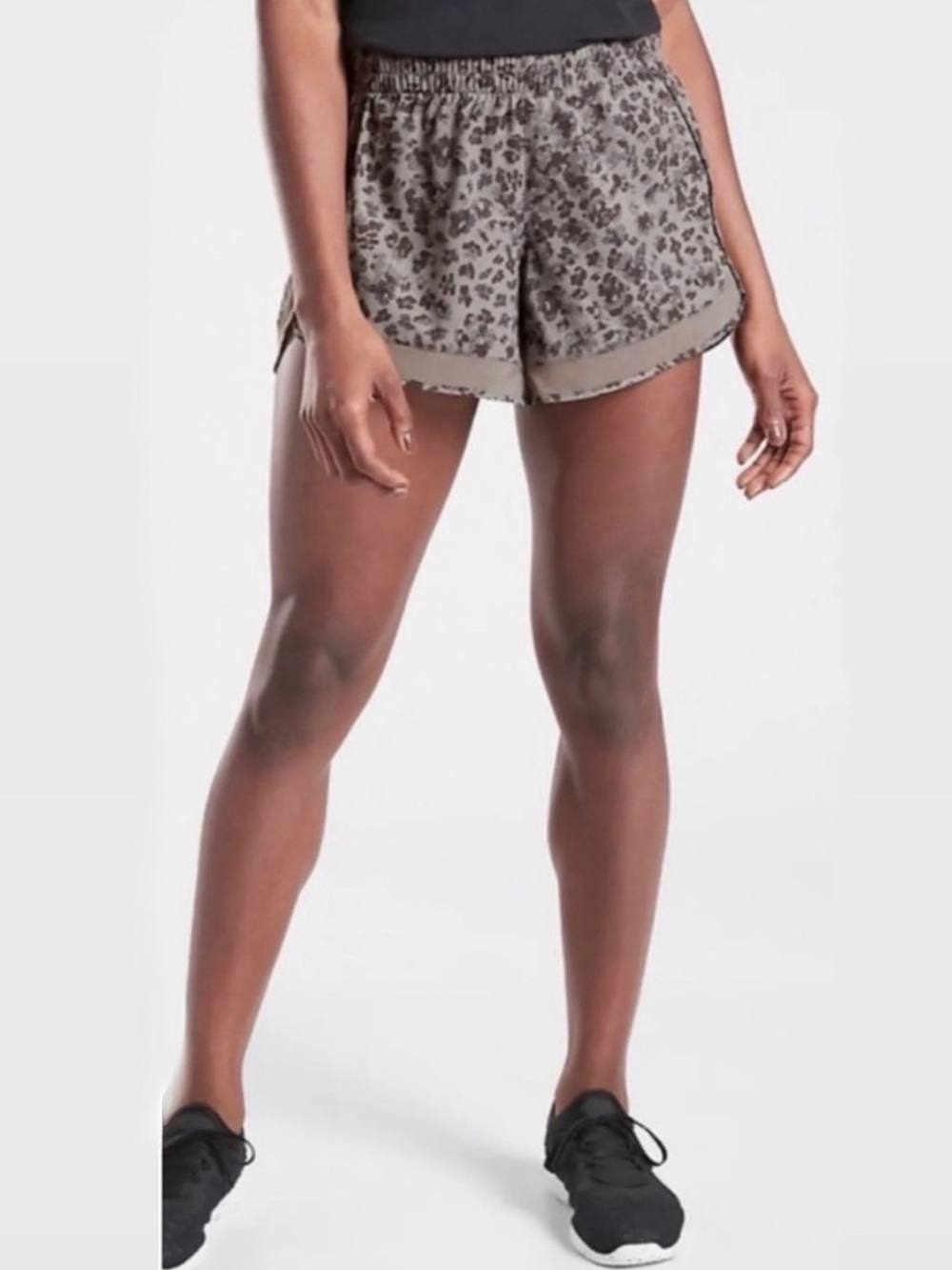 Athleta Grey Leopard Printed Mesh Racer Athletic Short size Large